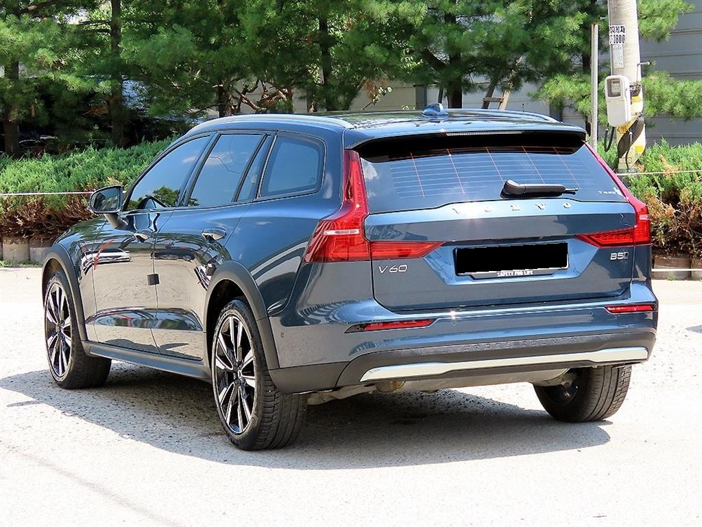 Volvo V60, 2022 — фото 3 из 12