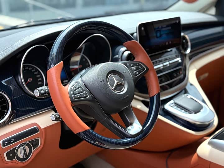 Mercedes-Benz V-Class, 2022 — фото 5 из 9