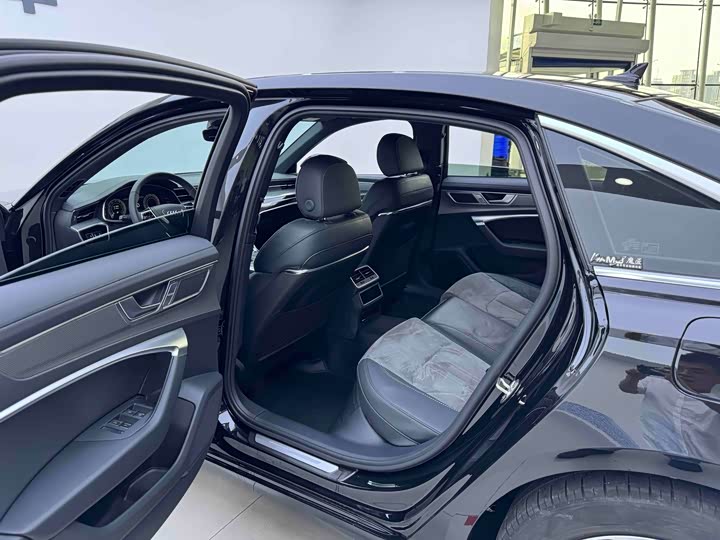 Audi A6L Hybrid, 2022 — фото 8 из 9