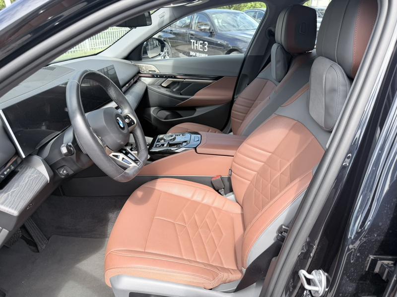 BMW 5 Series, 2024 — фото 8 из 11