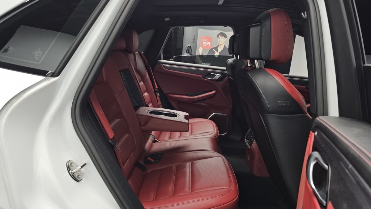 Porsche Macan, 2023 — фото 11 из 12