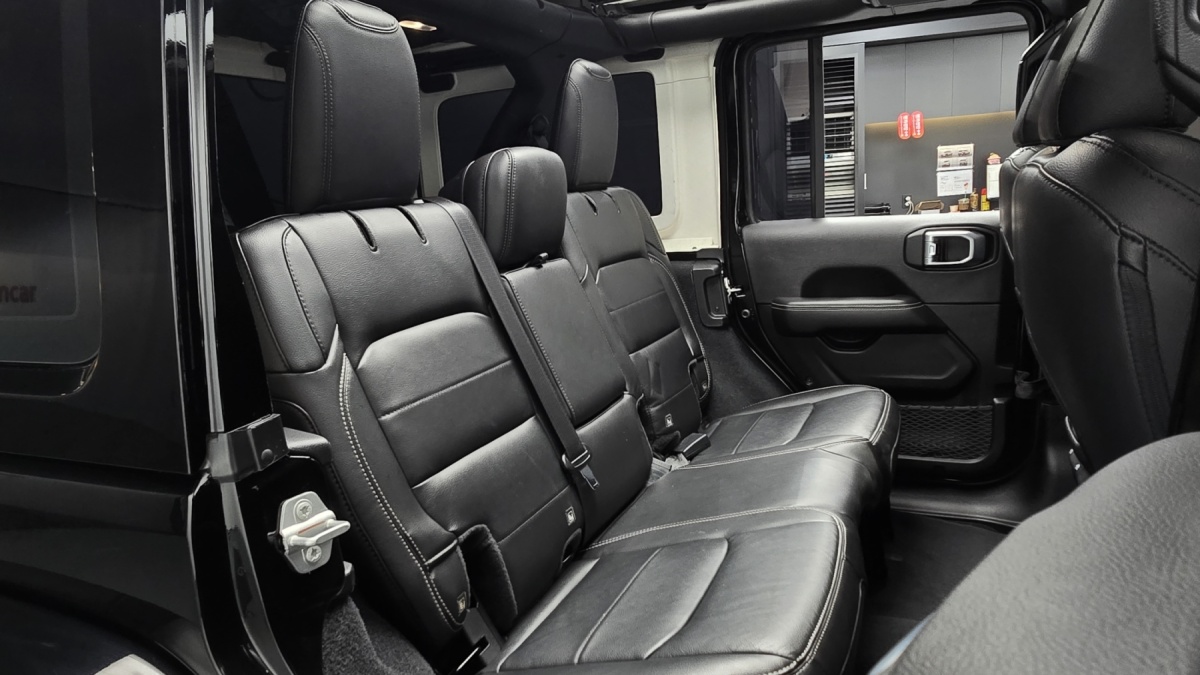 Jeep Wrangler, 2022 — фото 12 из 12