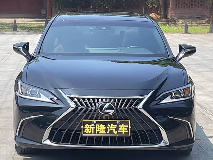 Lexus ES, 2023 — фото 2 из 9