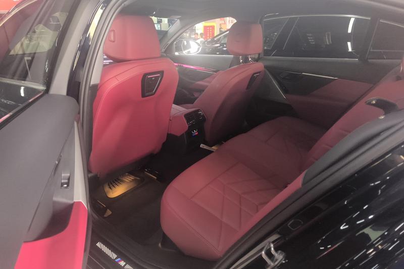 BMW i5, 2025 — фото 9 из 11