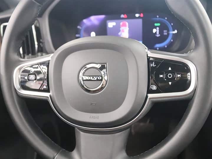 Volvo XC60 Hybrid, 2024 — фото 5 из 9