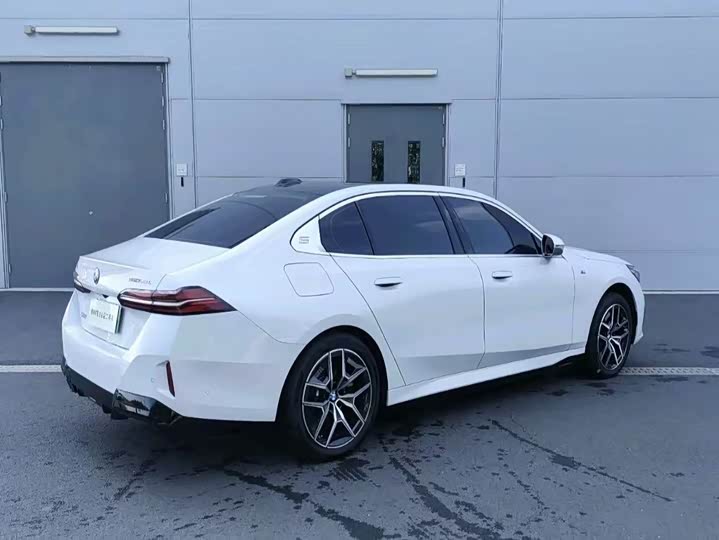 BMW i5, 2025 — фото 5 из 9