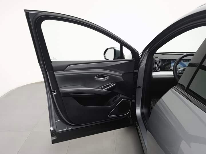 BYD Song L DM-i Hybrid, 2024 — фото 8 из 9