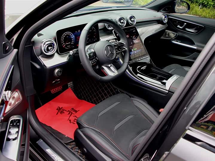 Mercedes-Benz C-Class AMG, 2025 — фото 5 из 9