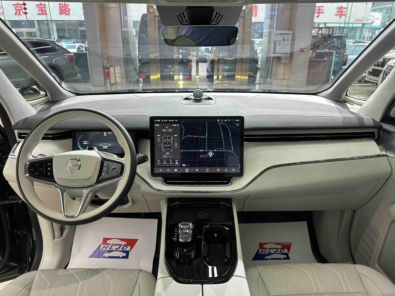 Volvo EM90, 2024 — фото 7 из 12
