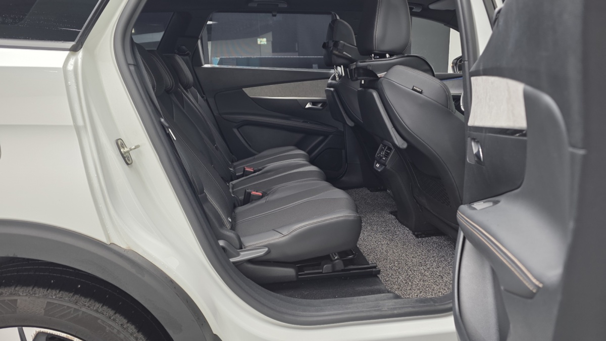 Peugeot 5008, 2022 — фото 10 из 12