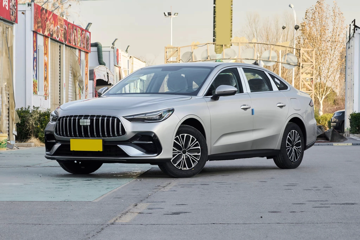 Geely Galaxy L6, 2026 — фото 2 из 12