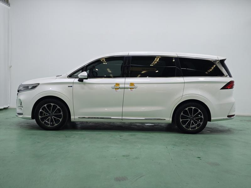 Roewe iMax 8, 2023 — фото 4 из 12