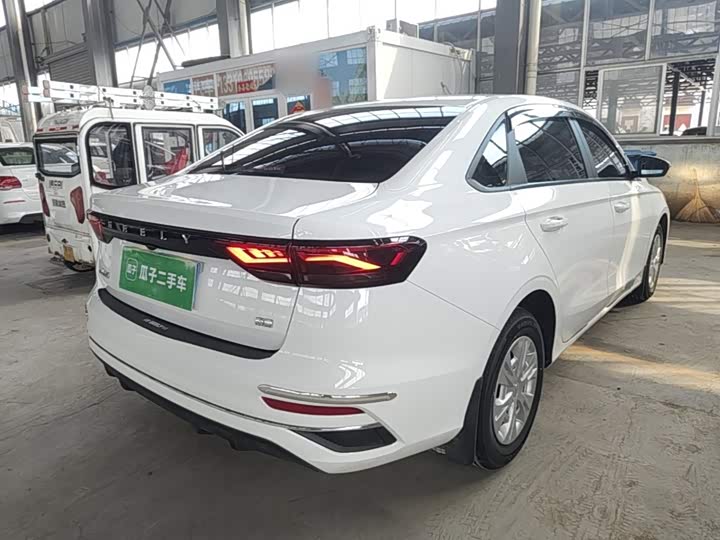 Geely Emgrand, 2026 — фото 7 из 9