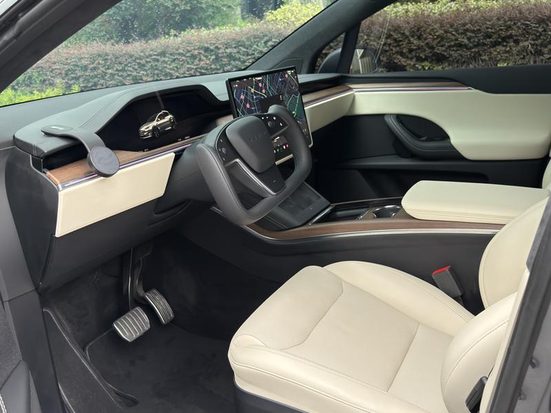 Tesla Model X, 2023 — фото 9 из 11
