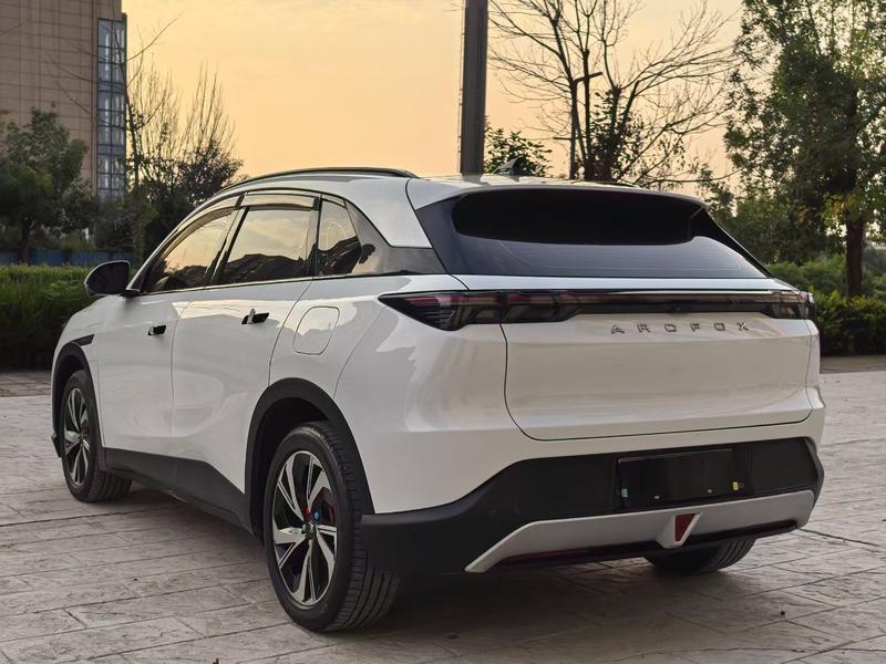 BAIC Arcfox Alpha T5, 2024 — фото 4 из 10