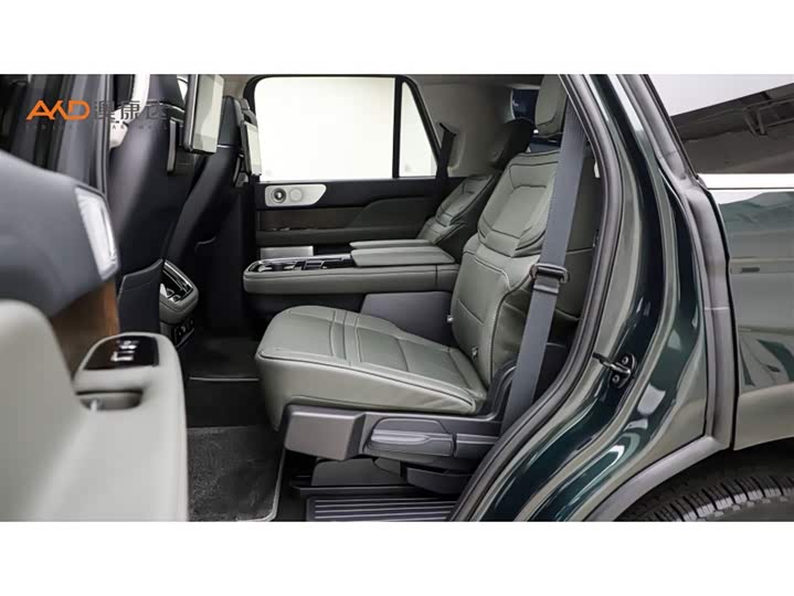 Lincoln Navigator, 2023 — фото 7 из 9