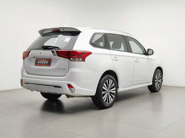 Mitsubishi Outlander, 2021 — фото 2 из 9