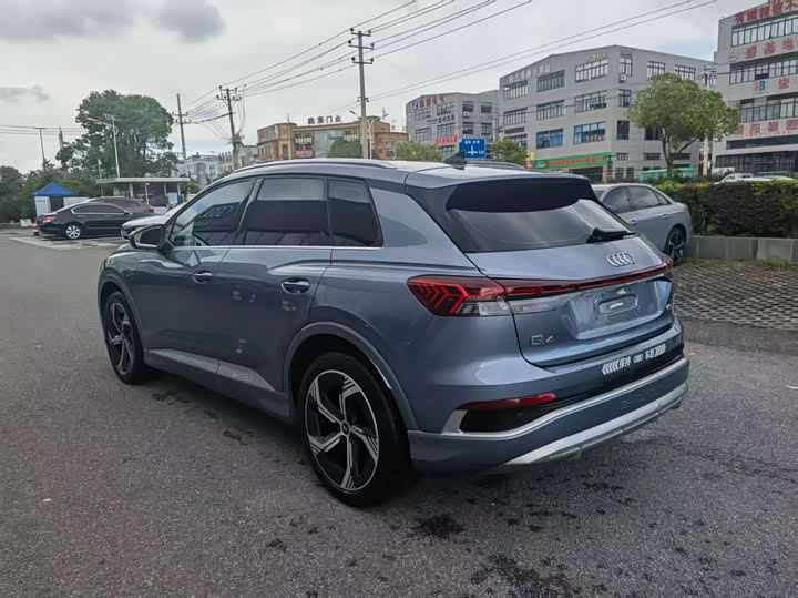 Audi Q4 e-tron, 2023 — фото 7 из 9