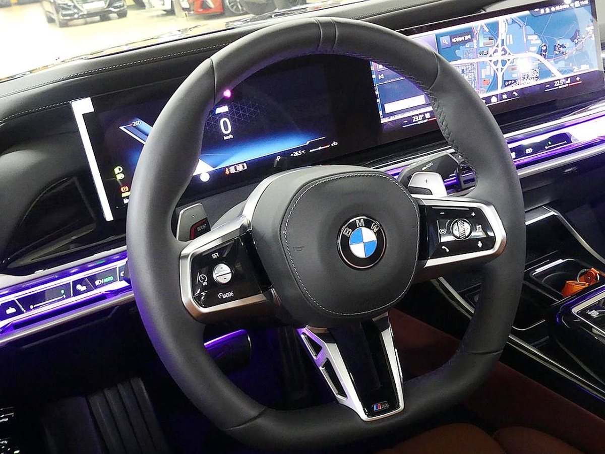BMW 7 Series, 2025 — фото 12 из 12