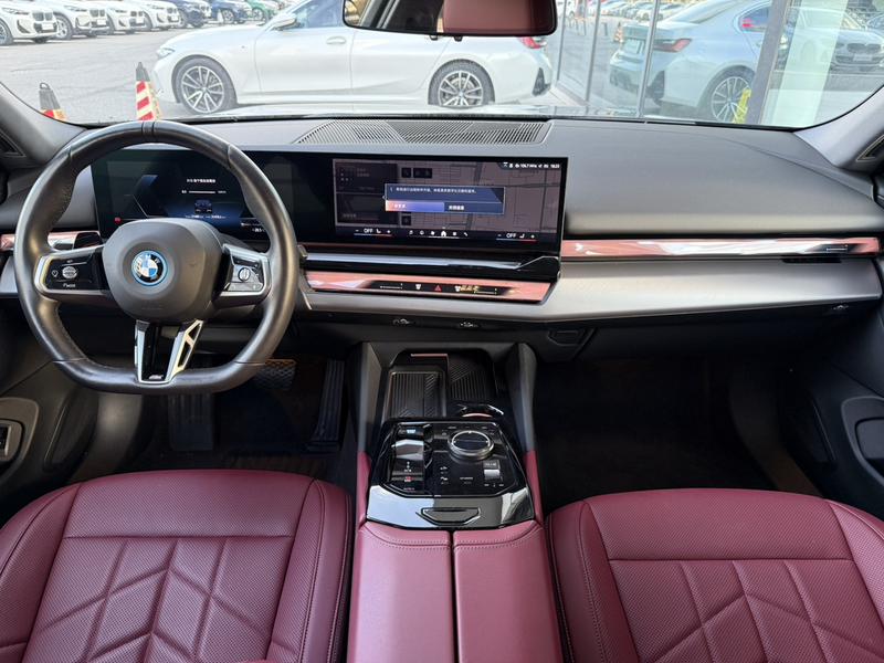 BMW i5, 2025 — фото 6 из 12