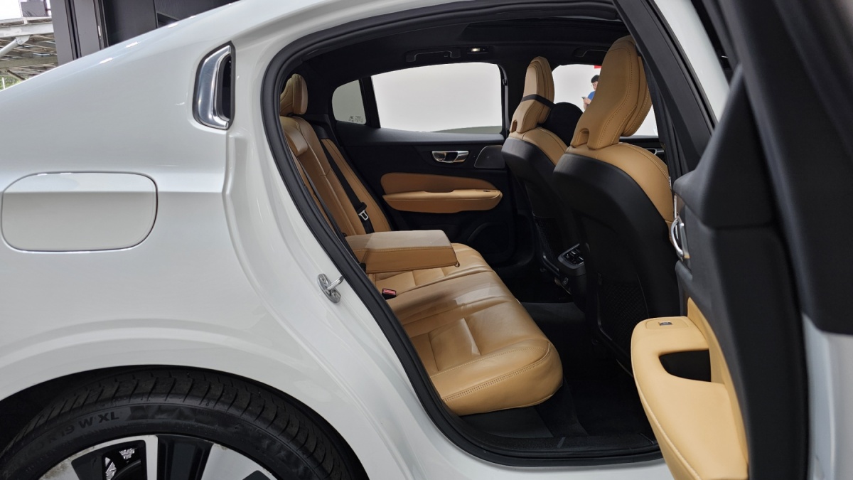 Volvo S60, 2023 — фото 11 из 12