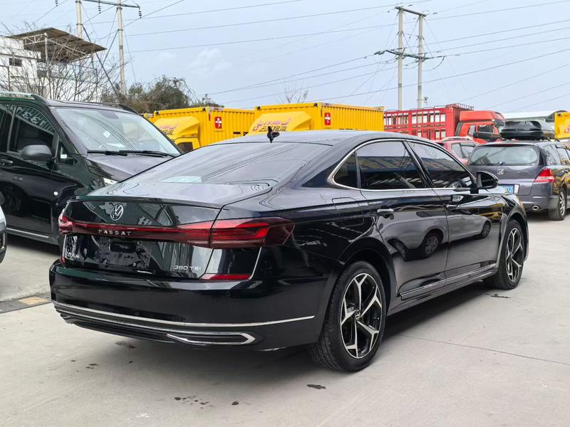 Volkswagen Passat, 2023 — фото 6 из 10