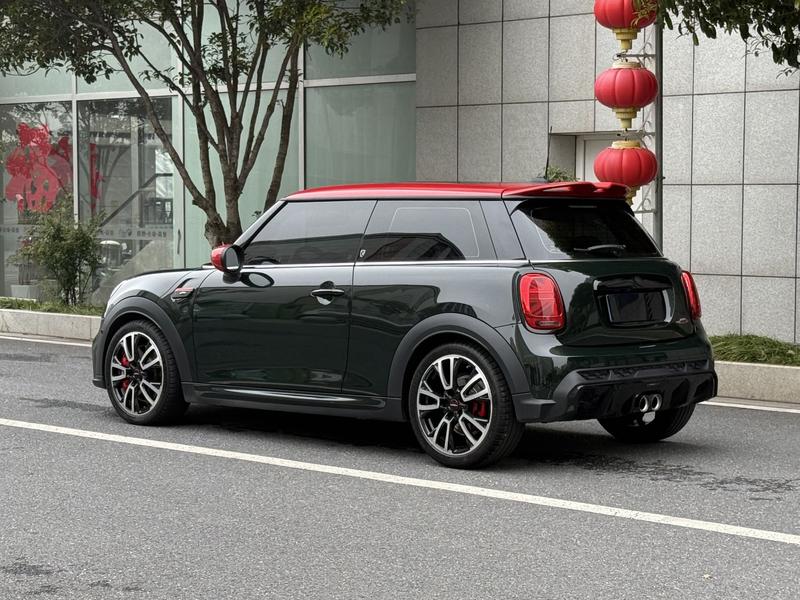 Mini Mini JCW, 2021 — фото 4 из 12
