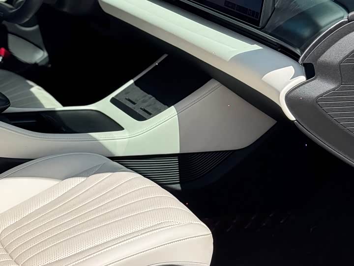 Geely Jiyue 07, 2025 — фото 7 из 9
