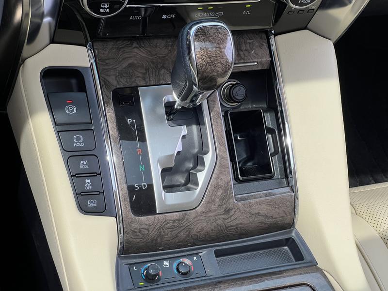 Toyota Alphard, 2022 — фото 12 из 12