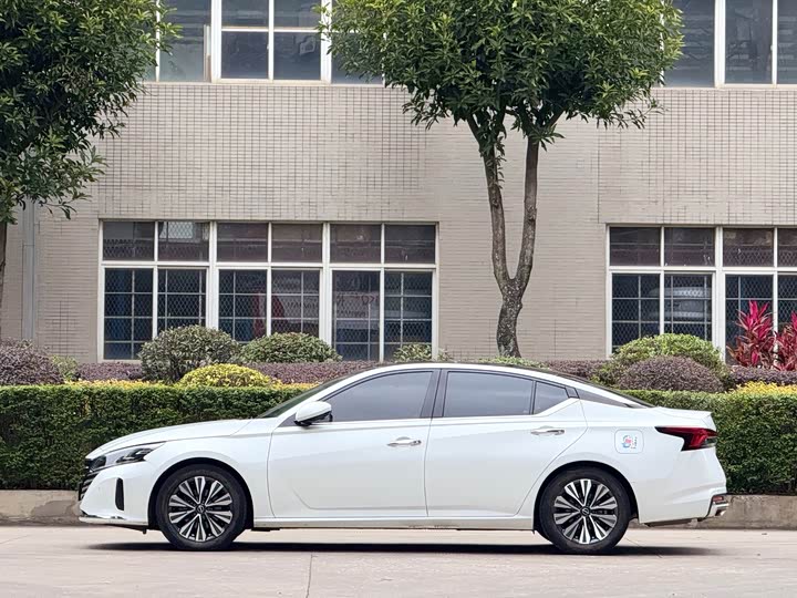 Nissan Teana, 2023 — фото 4 из 9