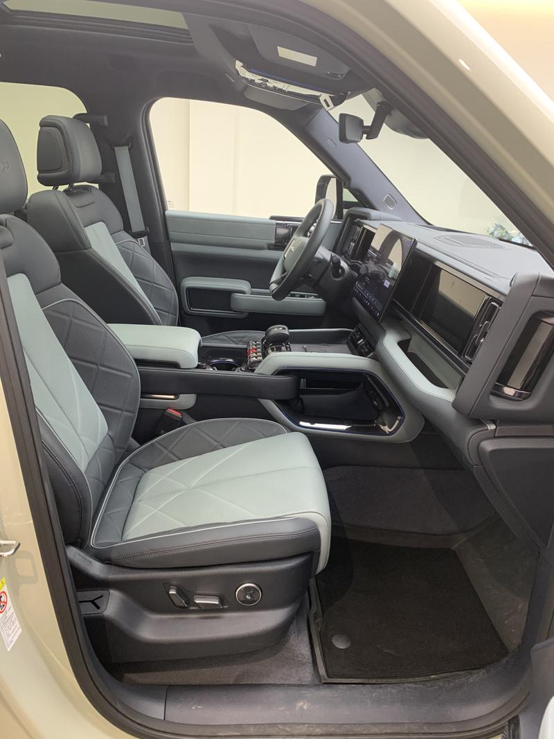 BYD FangChengBao Leopard 5, 2025 — фото 12 из 12