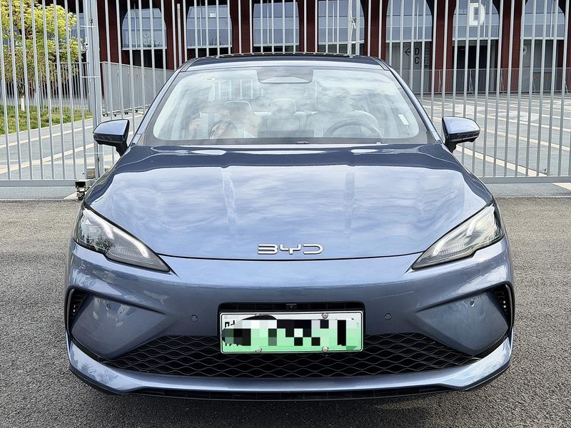 BYD Seal 05 DM-i Hybrid, 2025 — фото 2 из 12