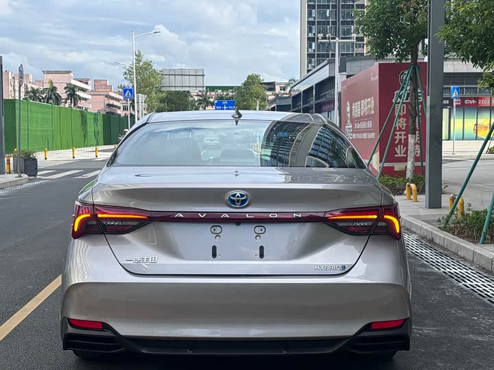 Toyota Avalon, 2023 — фото 5 из 9
