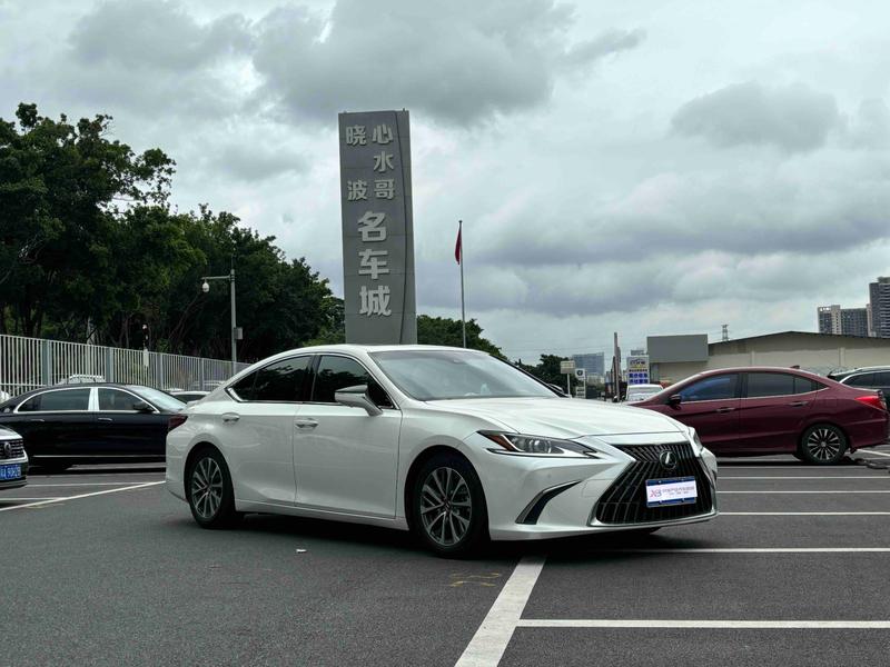 Lexus ES, 2023 — фото 3 из 12