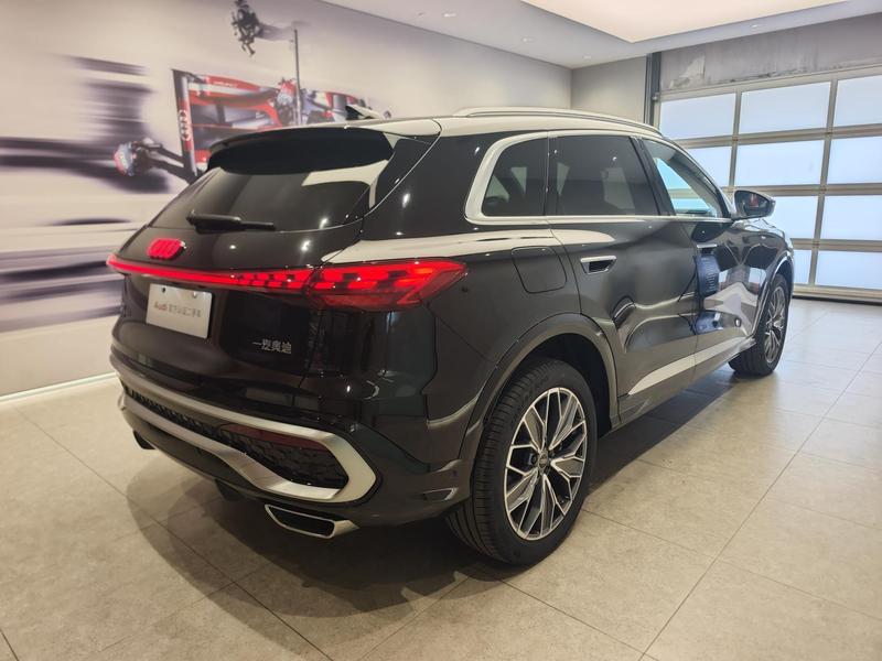 Audi Q5L, 2025 — фото 4 из 9