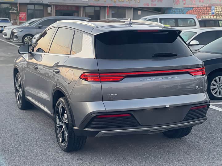 BYD Song Pro Hybrid, 2024 — фото 6 из 9