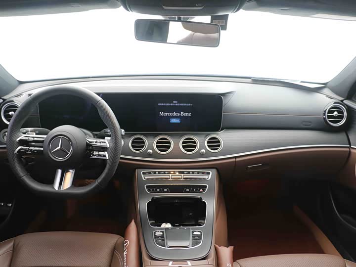 Mercedes-Benz E-Class Hybrid, 2022 — фото 8 из 9