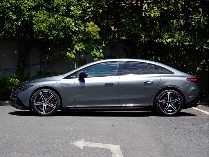 Mercedes-Benz EQE AMG, 2024 — фото 3 из 9