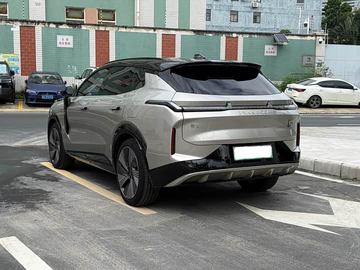 Lynk & Co 08 EM-P Hybrid, 2023 — фото 6 из 9