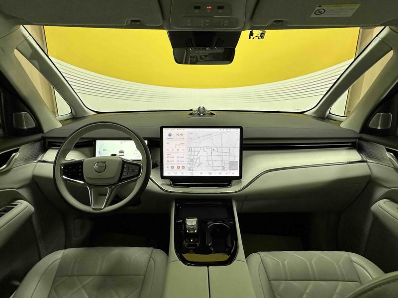 Volvo EM90, 2024 — фото 9 из 12
