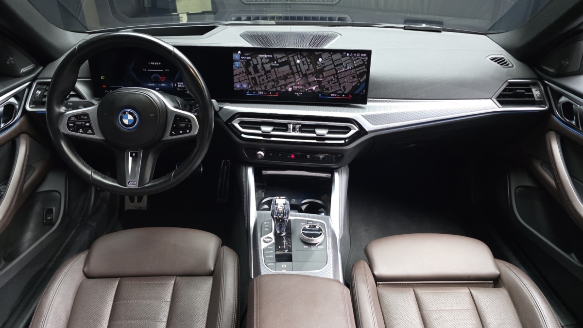 BMW i4, 2022 — фото 7 из 12