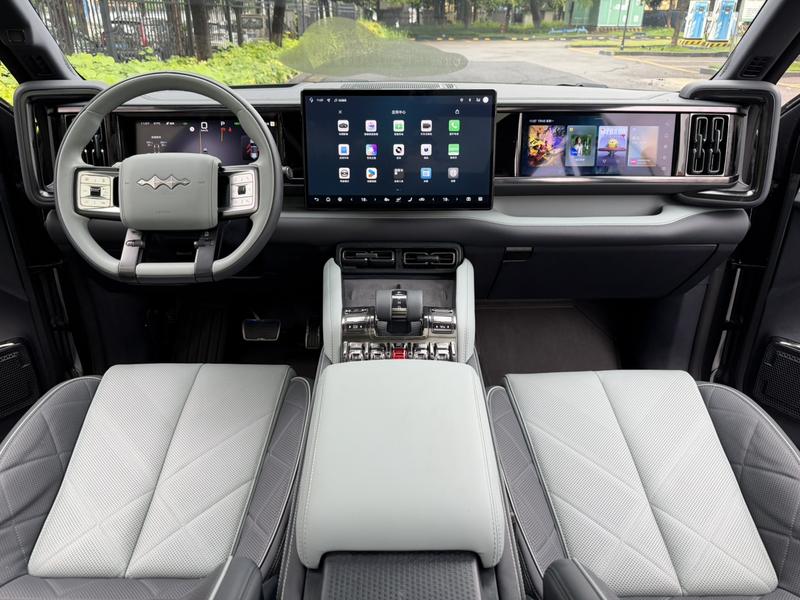 BYD FangChengBao Leopard 5, 2024 — фото 8 из 12
