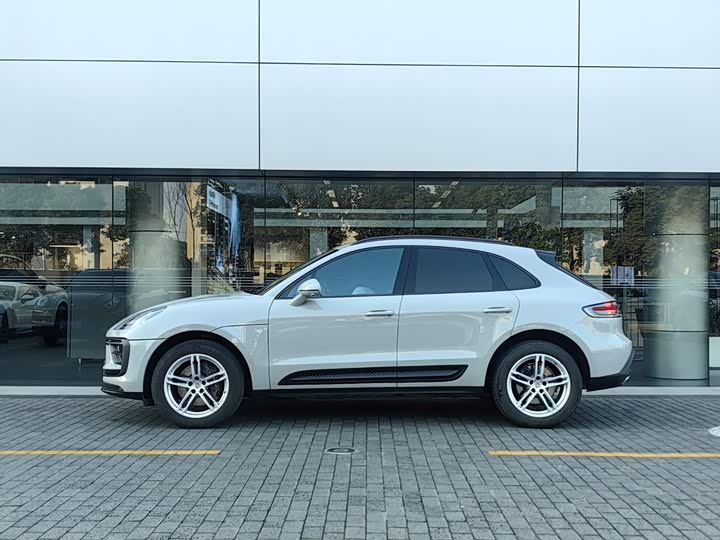 Porsche Macan, 2022 — фото 2 из 9