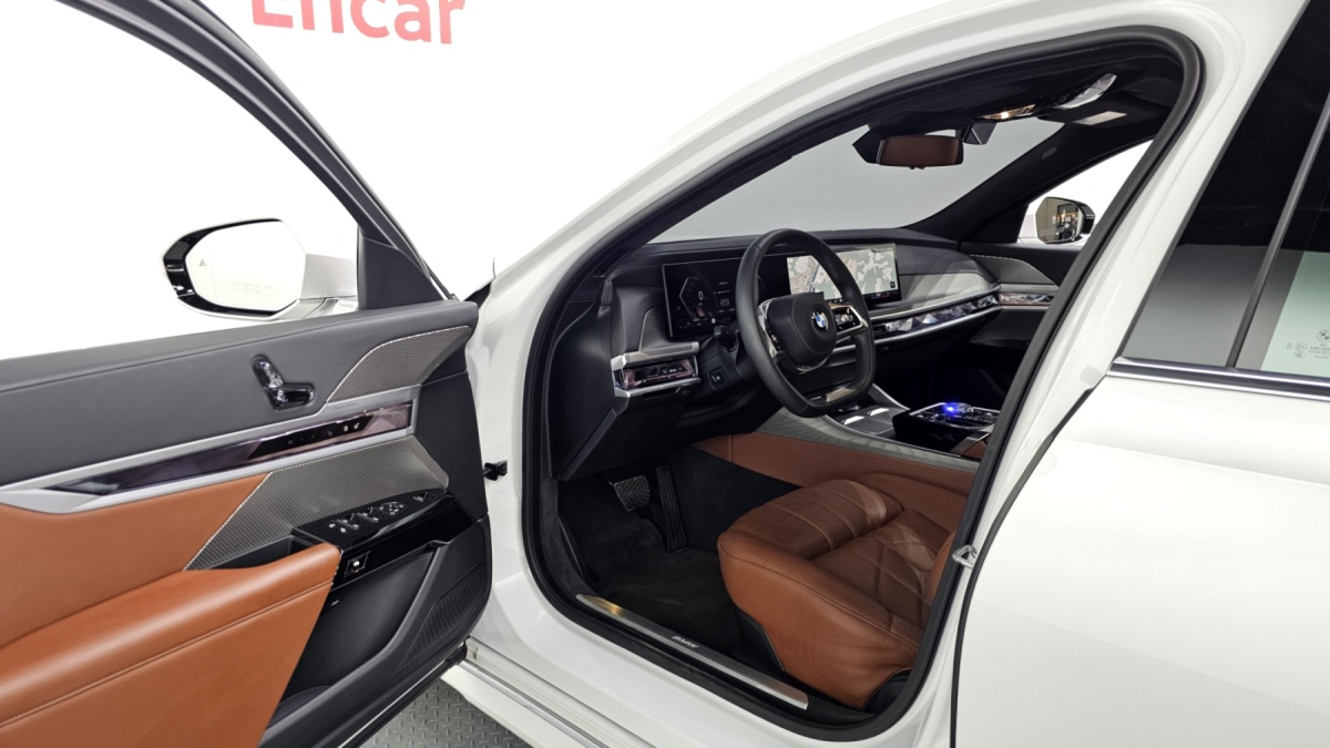 BMW 7 Series, 2023 — фото 9 из 12