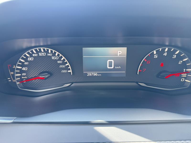 Peugeot 2008, 2022 — фото 8 из 12