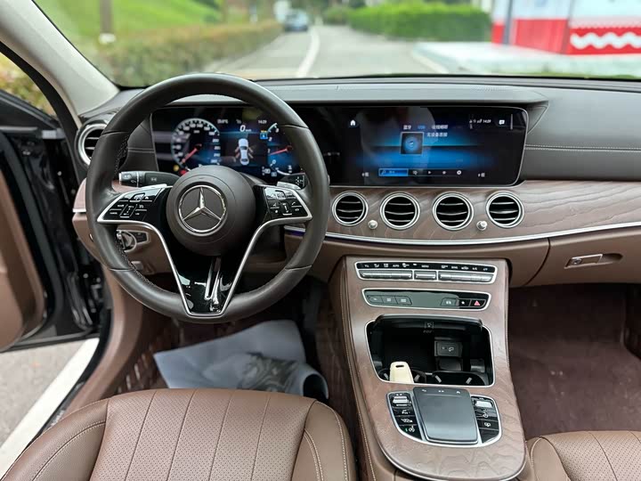 Mercedes-Benz E-Class, 2022 — фото 5 из 9