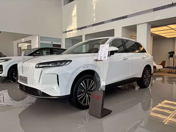 Hongqi HS6 Hybrid, 2025 — купить в Самаре под ключ