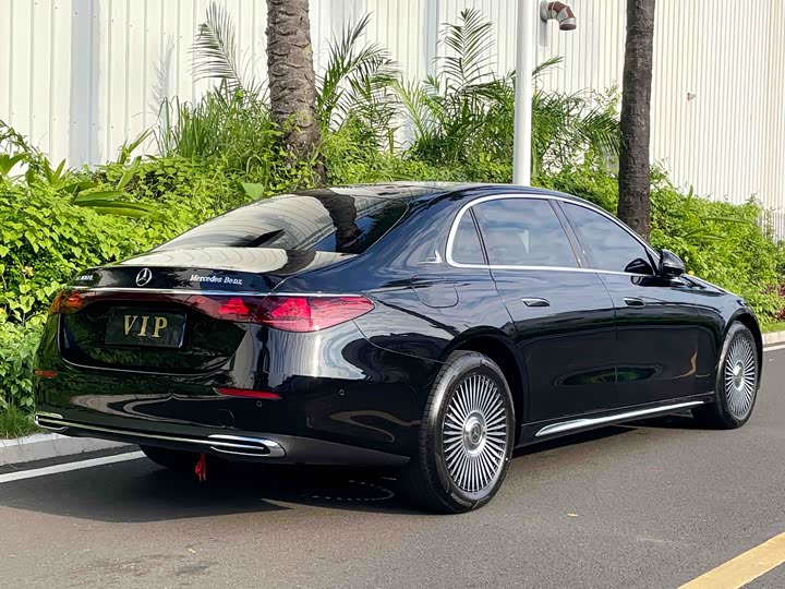 Mercedes-Benz E-Class, 2025 — фото 7 из 9