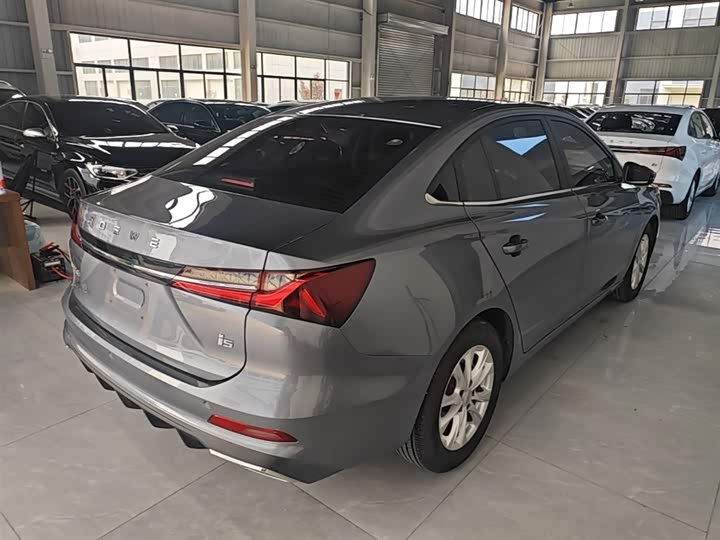 Roewe i5, 2024 — фото 7 из 9