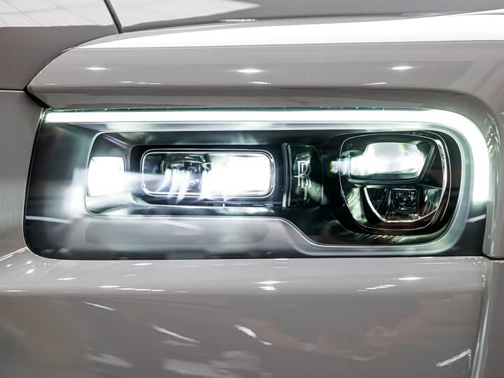 Rolls-Royce Cullinan, 2022 — фото 6 из 9